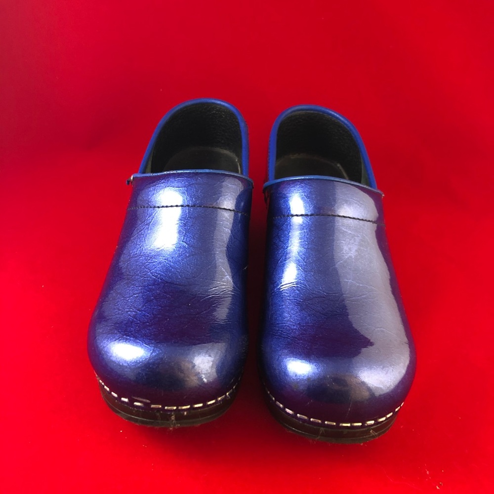 Sanita Shiny Blue Nursing Clogs EU 37 US 6.5 - 7 - Picture 3 of 13